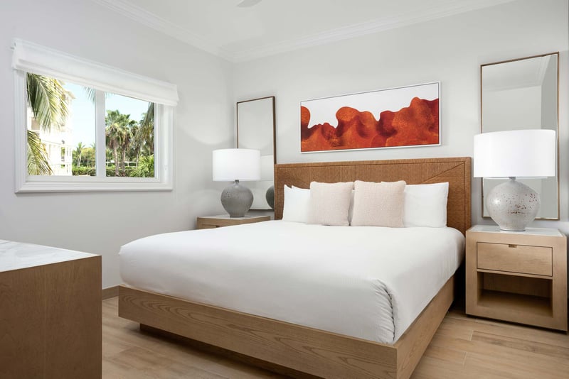 Deluxe 1 BDM Oceanfront Suite at Alexandra Resort