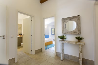 Luxury Villa Photo #28