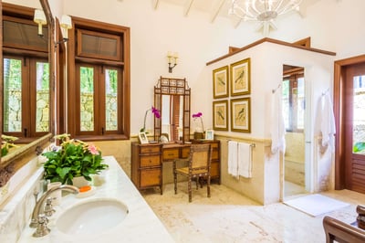 Luxury Villa Photo #21