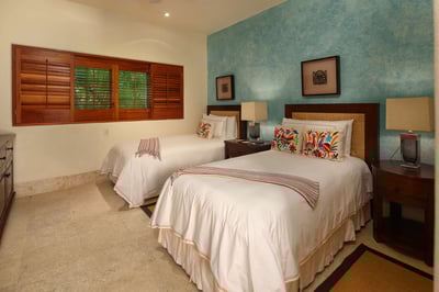 Luxury Villa Photo #16