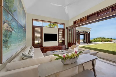 Luxury Villa Photo #18