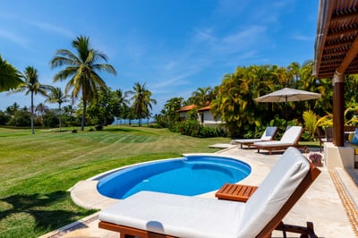 Luxury Villa Photo #4
