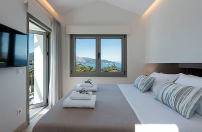Luxury Villa Photo #23