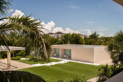 Luxury Villa Photo #4