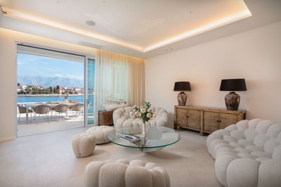 Luxury Villa Photo #44