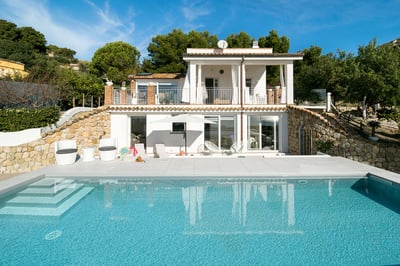 Luxury Villa Photo #11