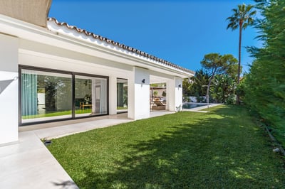 Luxury Villa Photo #12