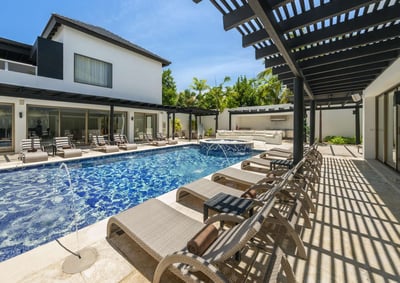 Luxury Villa Photo #7