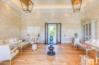 Luxury Villa Photo #17