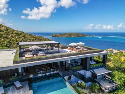 Luxury Villa Photo #3
