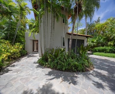 Luxury Villa Photo #19