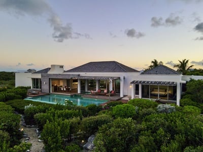 Luxury Villa Photo #3
