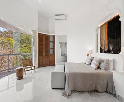 Luxury Villa Photo #38
