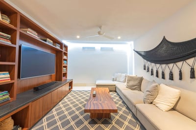 Luxury Villa Photo #14