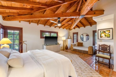 Luxury Villa Photo #37