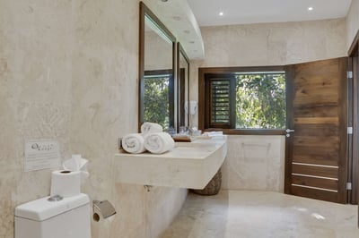 Luxury Villa Photo #49