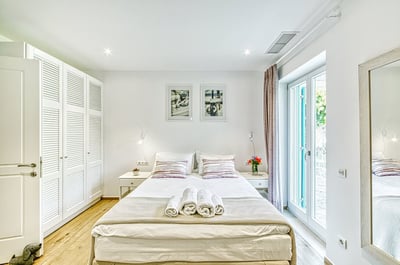 Luxury Villa Photo #25
