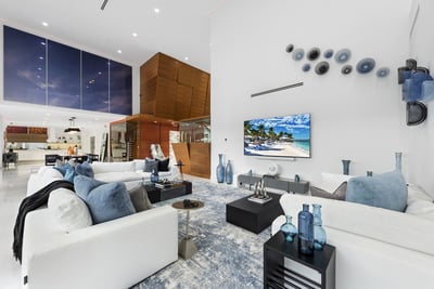 Luxury Villa Photo #15