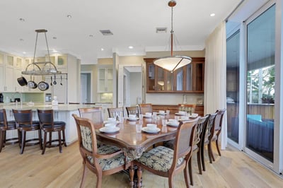 Luxury Villa Photo #16