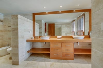 Luxury Villa Photo #35