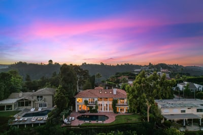 Luxury Villa Photo #6