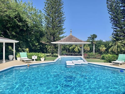 Luxury Villa Photo #2