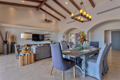Luxury Villa Photo #22