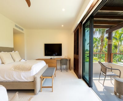 Luxury Villa Photo #30