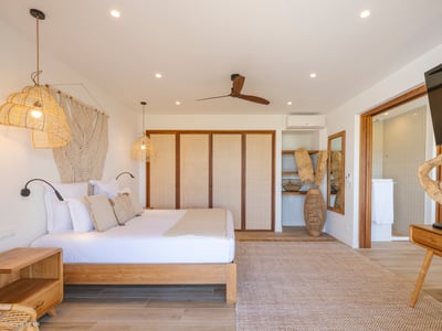 Luxury Villa Photo #43