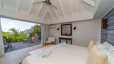 Bedroom 4: On the lower level. King size bed (or twin beds upon request), air conditioning