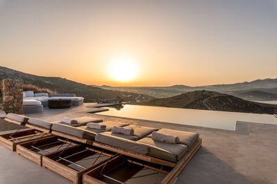 Luxury Villa Photo #4
