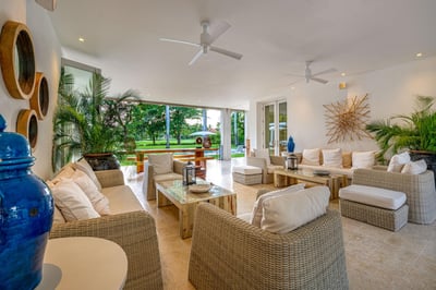 Luxury Villa Photo #12