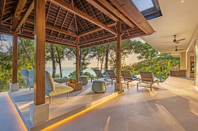 Luxury Villa Photo #10