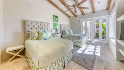 Luxury Villa Photo #43