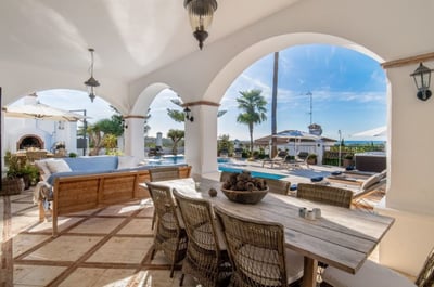 Luxury Villa Photo #11