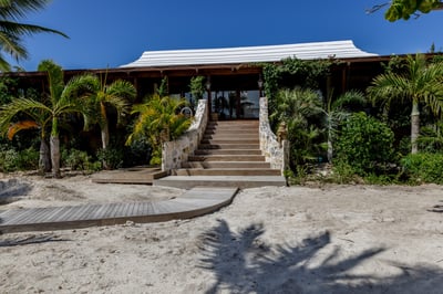 Luxury Villa Photo #5