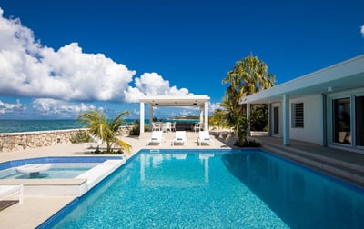 Luxury Villa Photo #6