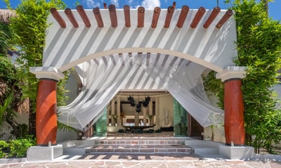 Luxury Villa Photo #16