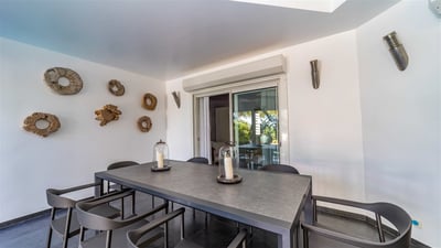 Kitchen & Dining Area
