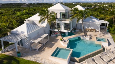 Luxury Villa Photo #6