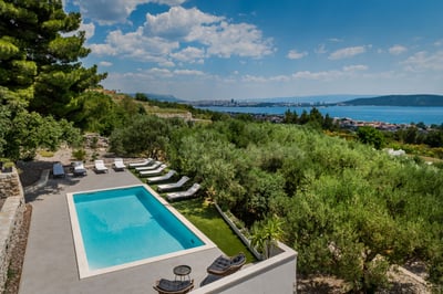 Luxury Villa Photo #7