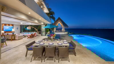 Luxury Villa Photo #12