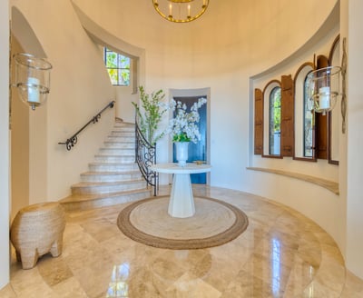 Luxury Villa Photo #38