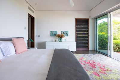 Luxury Villa Photo #30
