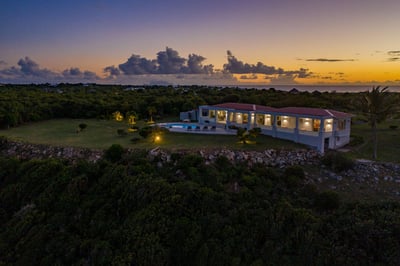 Luxury Villa Photo #36