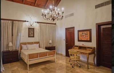 Luxury Villa Photo #34