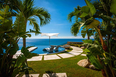 Luxury Villa Photo #12