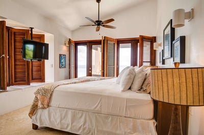 Luxury Villa Photo #14