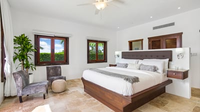 Luxury Villa Photo #19