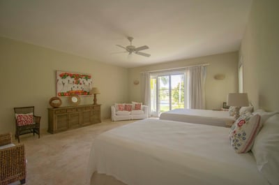 Luxury Villa Photo #31